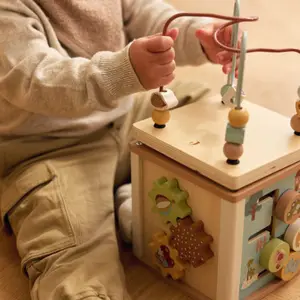Cube d'activités en bois Jollies