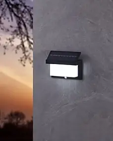Applique extérieure solaire LED integrée Utrera noir IP44 800lm Eglo