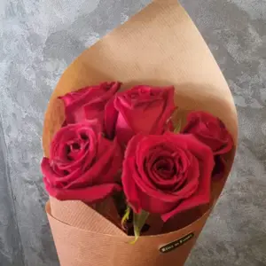 Bouquet 5 roses rouges
