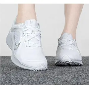 Nike QUEST 5 basket blanche