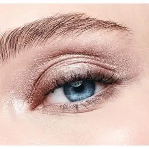 Oriflame Ombre à paupières liquide longue tenue THE ONE Metallic, Soft Pink