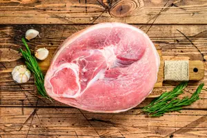 PORC : ROUELLE D'ÉPAULE A ROTIR