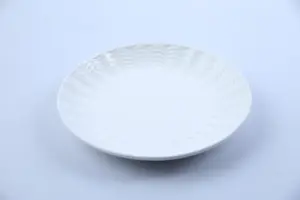 Assiette Blanche Unie avec Reliefs Assortis 15,2 cm – Assiette élégante pour usage quotidien - Motif Aléatoire