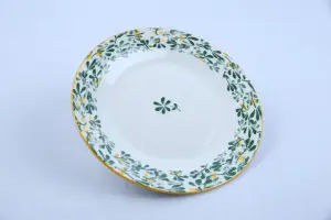 Assiette plate ronde 22.9 cm – Motif Feuillage printanier