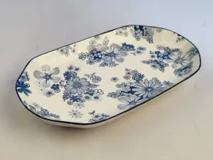 Assiette Plate Rectangulaire 32 cm – Motif Fleurs Indigo