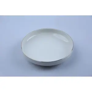 Assiette creuse en porcelaine avec rebord doré 19 cm