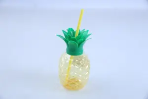 Bouteille Motif Ananas et Fraise 50 cl M24 – Hydratation Ludique et Pratique