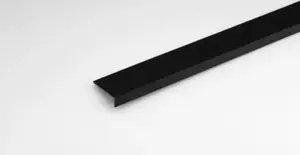 Corniere inegale en pvc noir satiné