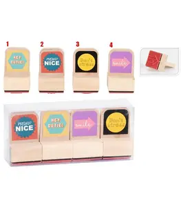 Timbres Avec Écritures – Lot De 4 Pièces