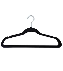 Set de 4 cintres en velours Apeiron noir
