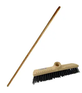 Brosse en plastique avec raclette dure