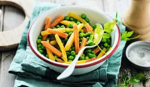 Garden peas et duo de carottes bio, France