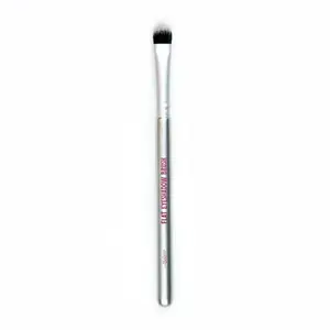 Flat eyeshadow brush