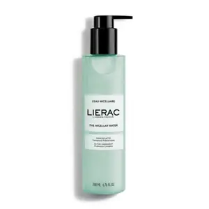 Démaquillant l'eau micellaire