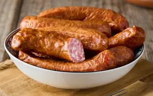 SAUCISSE DU MONT RIVEL CRUE FUMÉE BLEU-BLANC-CŒUR AUX SAVEURS DES SAPINS