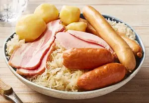 ASSORTIMENT CHOUCROUTE POMMES DE TERRE CLERMONT