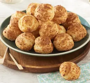 16 GOUGÈRES AUX FROMAGES
